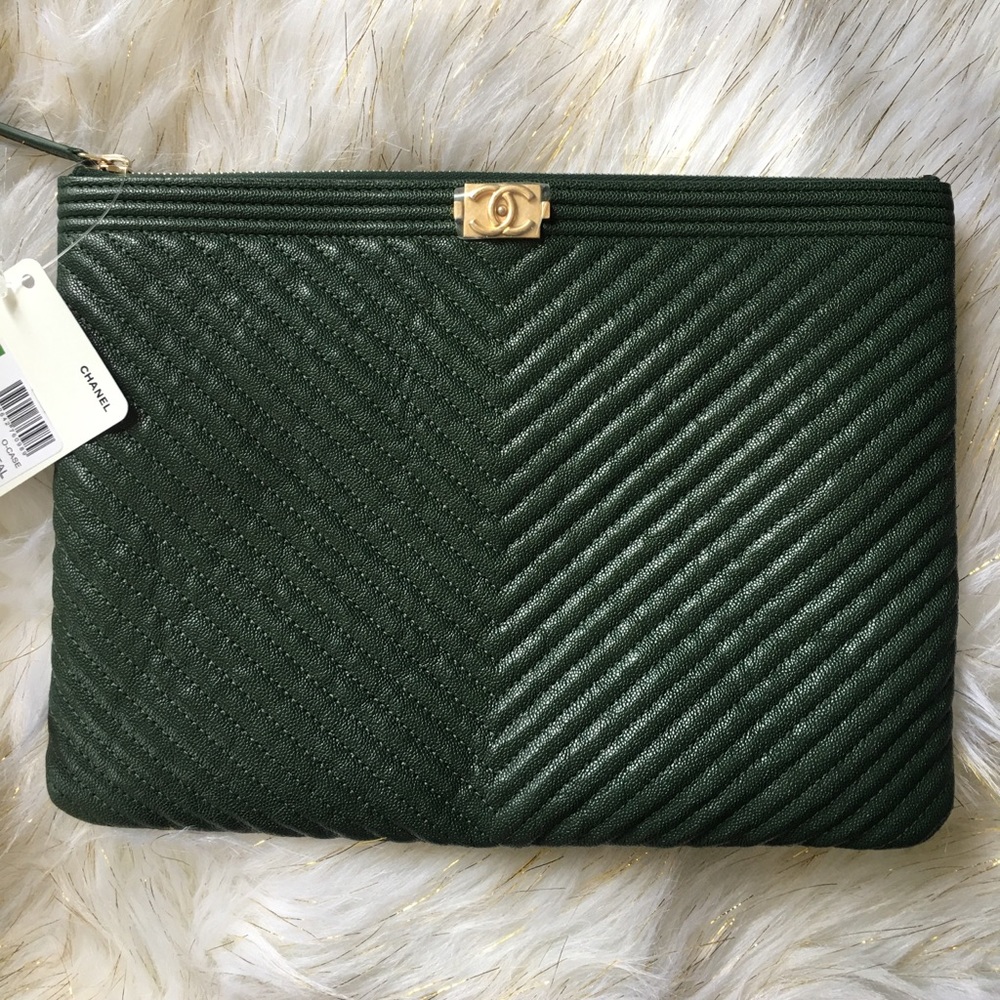 ❌SOLD❌ Authentic BNIB CHANEL 18K Boy case